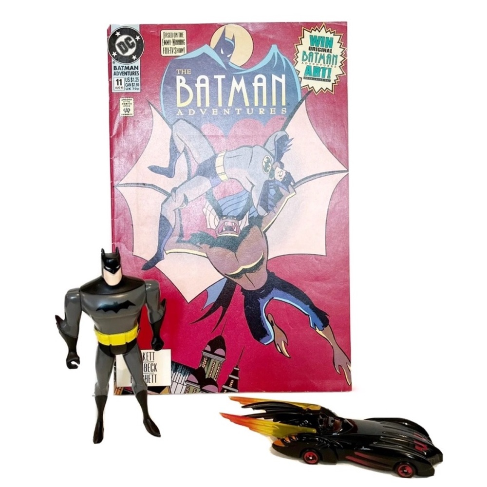 Vintage Batmobile Model Diecast Car 1997 DC Comic Book Batman Action Figure Toy